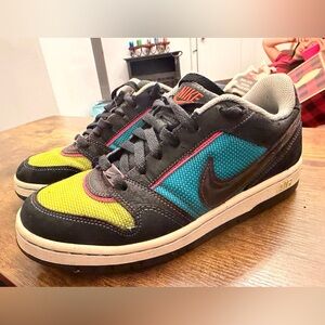 Nike Kids Low-Top Sneakers in Black, Teal, Yellow & Pink